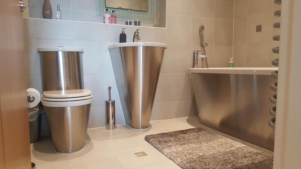 Sky Night Serviced Apartments Cardiff Bagian luar foto