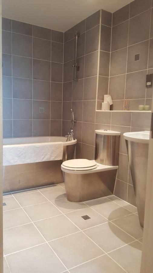 Sky Night Serviced Apartments Cardiff Bagian luar foto