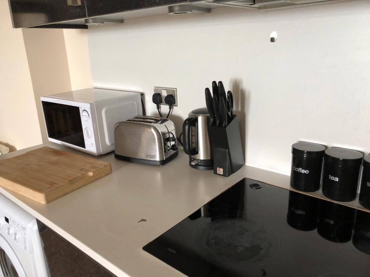 Sky Night Serviced Apartments Cardiff Bagian luar foto
