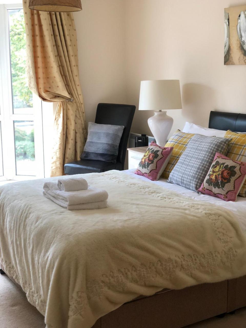 Sky Night Serviced Apartments Cardiff Bagian luar foto